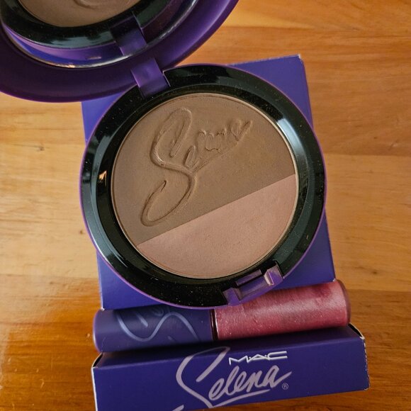 MAC Selena Blush And Lipgloss - Picture 2 of 4